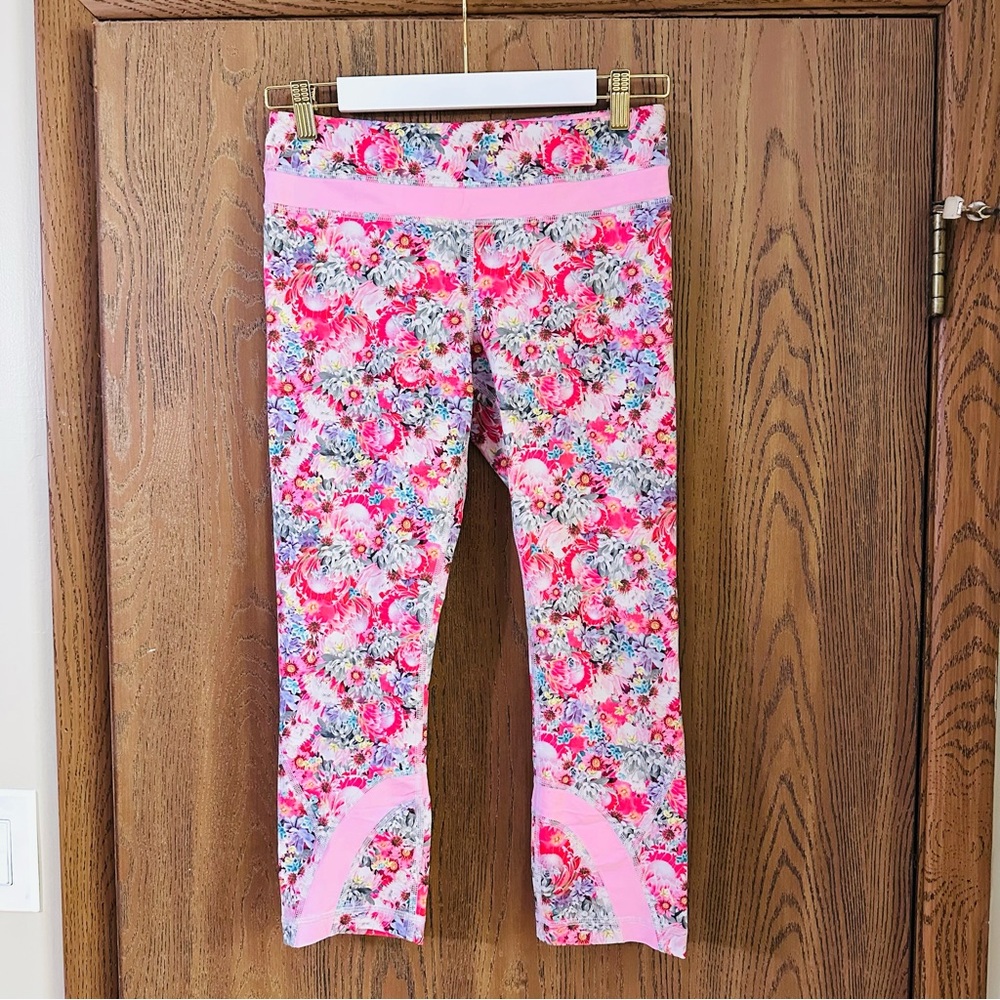 Lululemon Inspire Crop Flowabunga